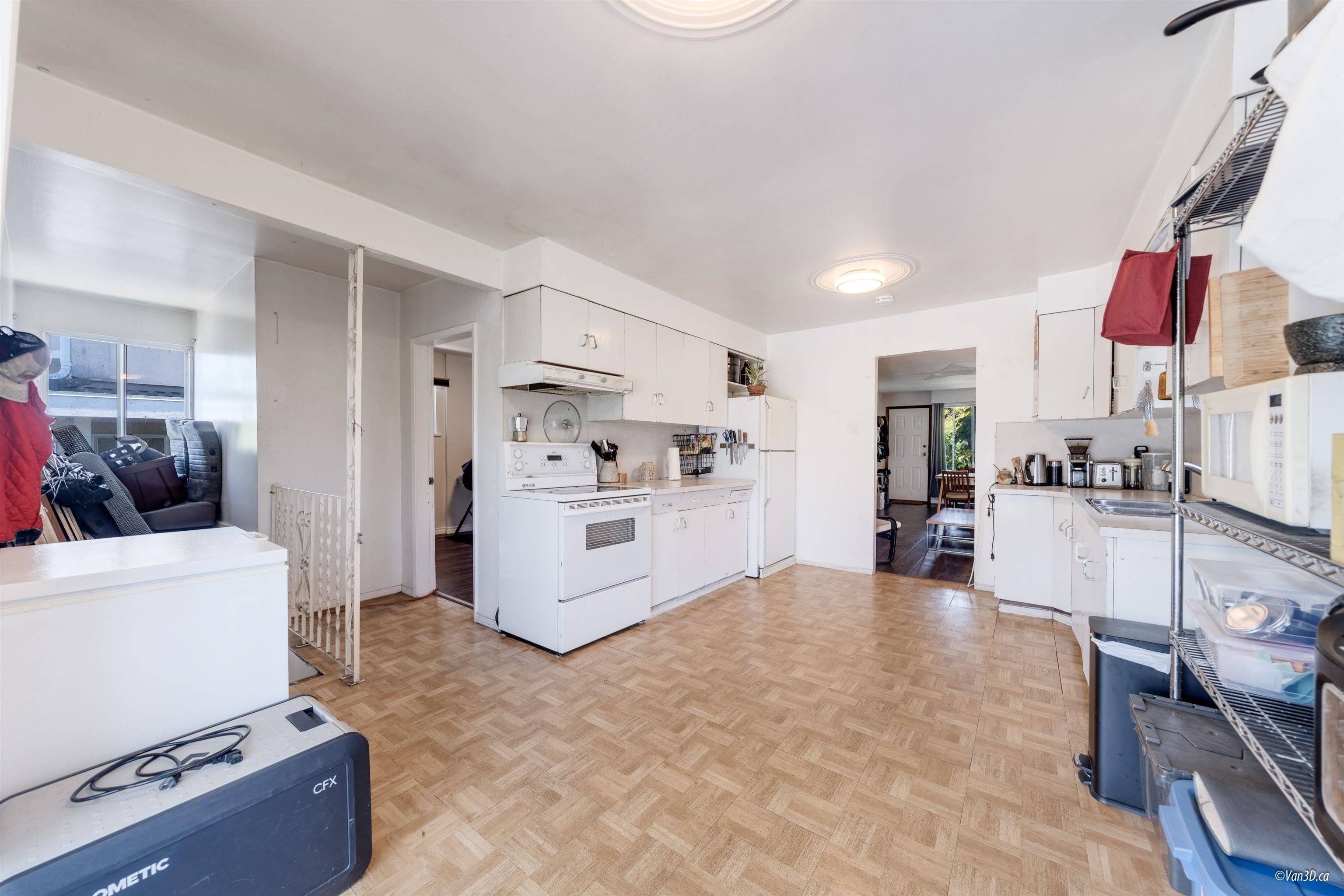 Vancouver, BC V5K 2T5,2611 Parker ST
