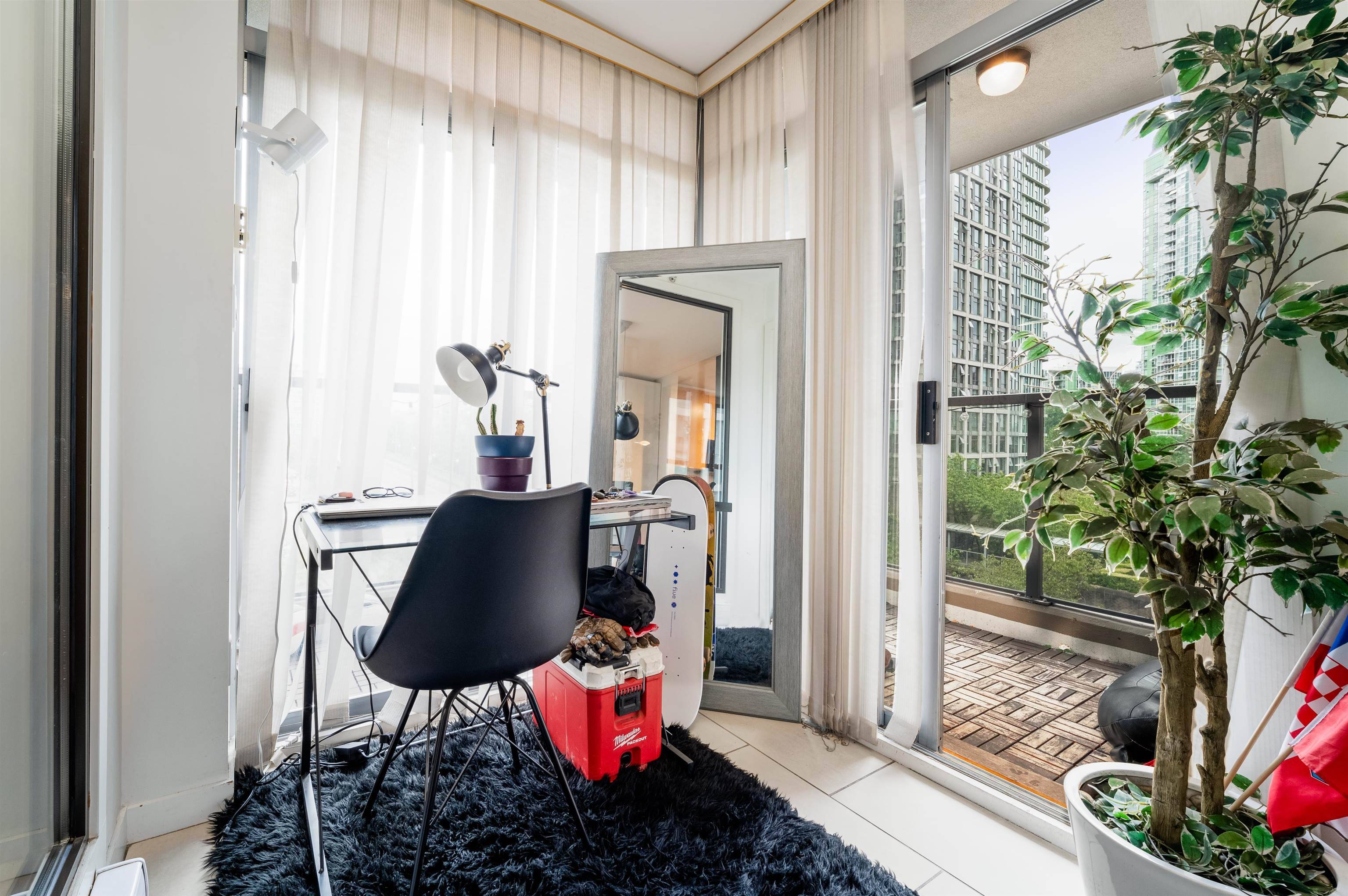 989 Beatty ST #506 Vancouver, BC V6Z 3C2