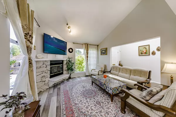 Tsawwassen, BC V4L 2K4,1472 Village Green Wynd