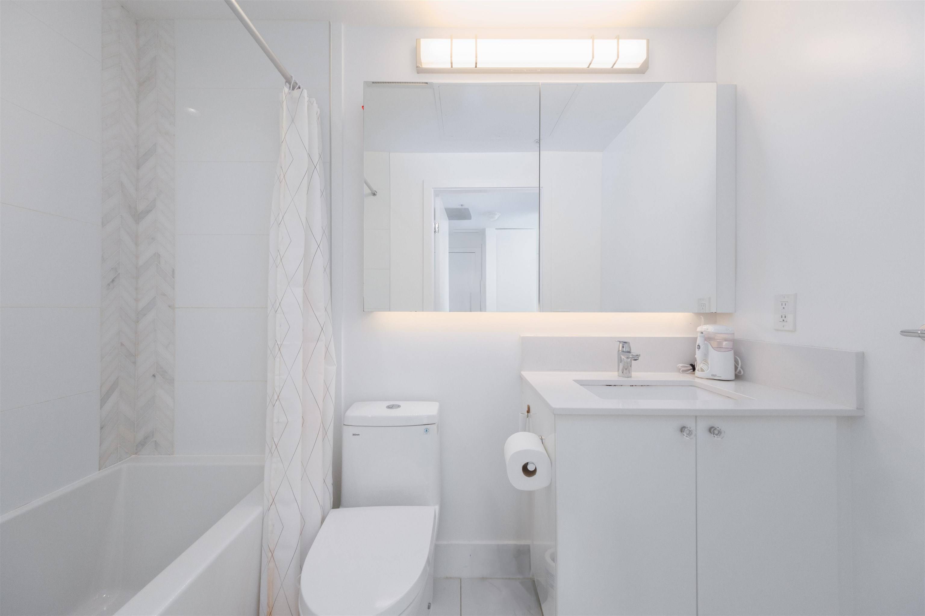 2435 Kingsway #408 Vancouver, BC V5R 5G8