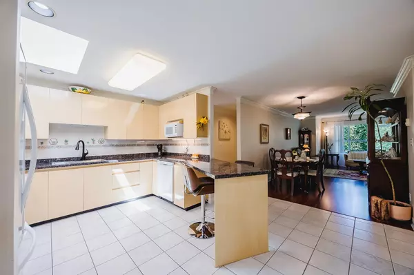 Surrey, BC V3W 1J2,8115 121a ST #407