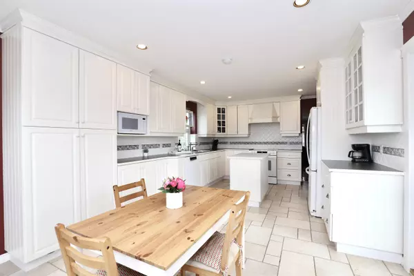 Langley, BC V1M 1T4,9556 214a ST