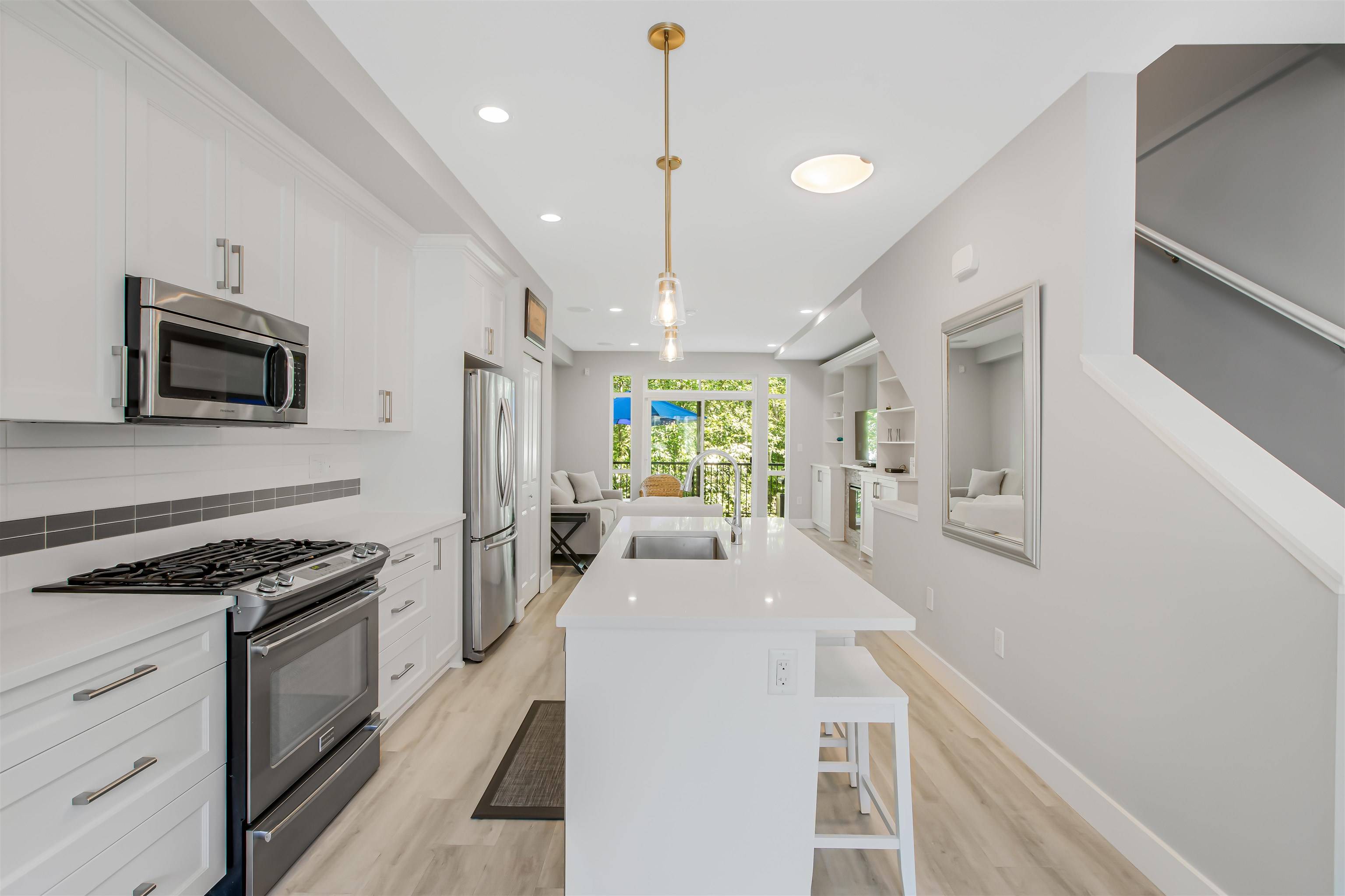 Surrey, BC V3Z 6T5,3039 156 ST #61