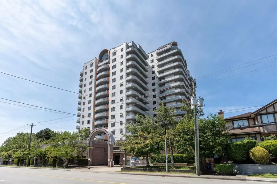 6611 Cooney RD #501, Richmond, BC V6Y 4C5