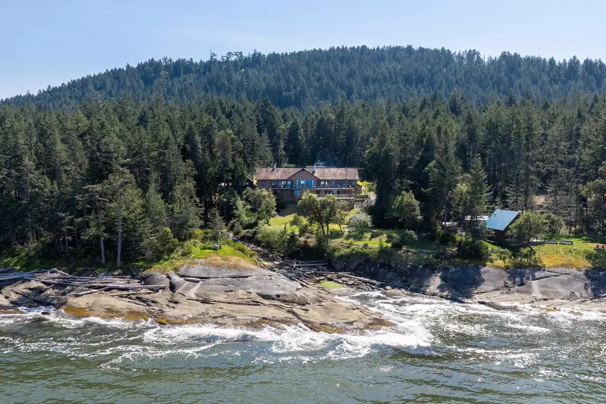 Galiano Island, BC V0N 1P0,474 W Sticks Allison RD