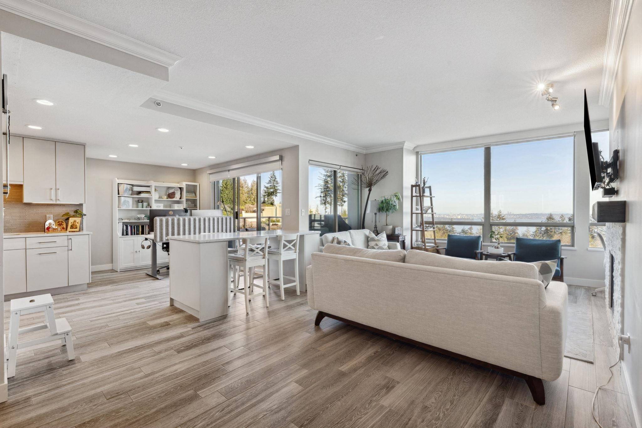 West Vancouver, BC V7S 4W1,3131 Deer Ridge DR #302