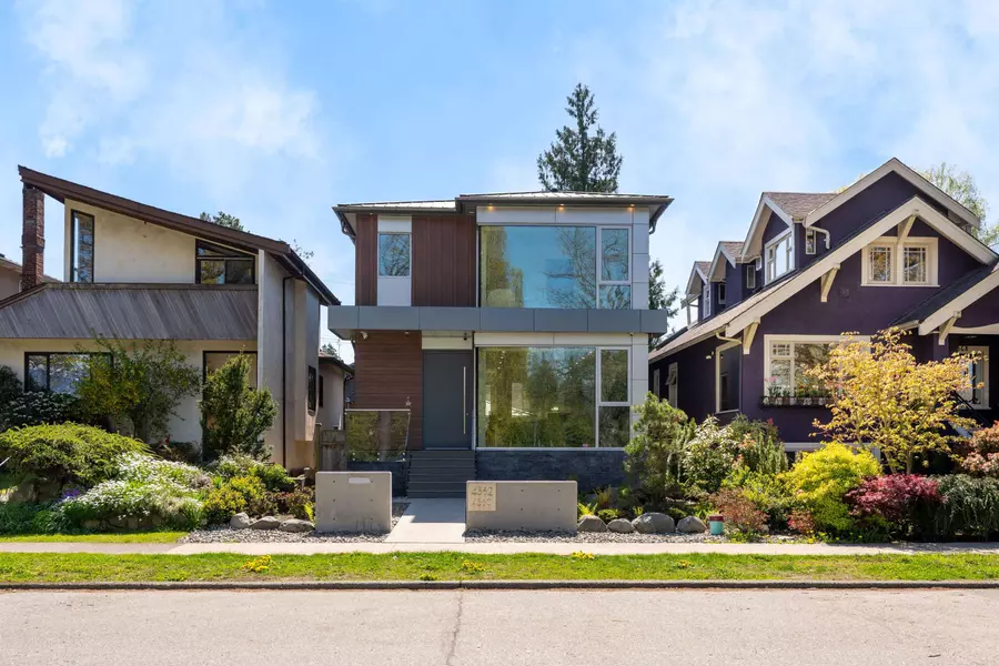 4362 W 8th AVE #4360, Vancouver, BC V6R 2A1