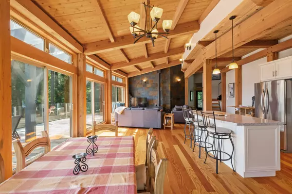 304 Esplanade RD Keats Island, BC V0N 1V0