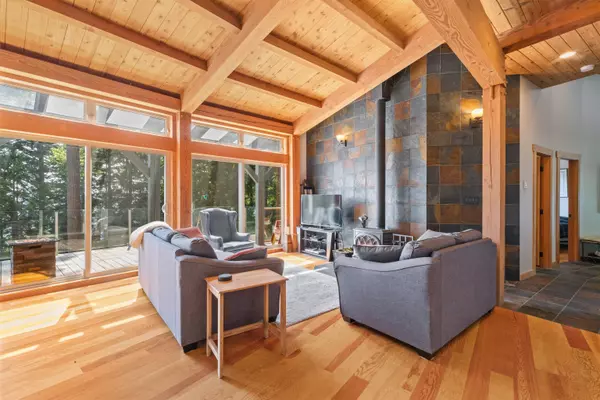 304 Esplanade RD Keats Island, BC V0N 1V0