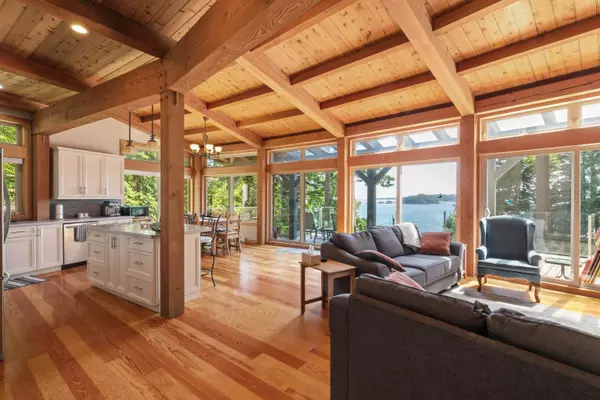 304 Esplanade RD Keats Island, BC V0N 1V0