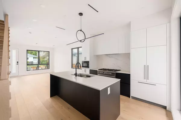 Vancouver, BC V6P 3V1,8088 Laurel ST