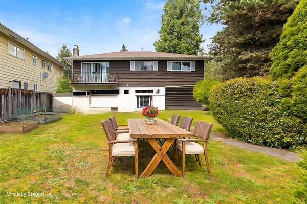 2125 Boulevard CRES, North Vancouver, BC V7L 3Y9