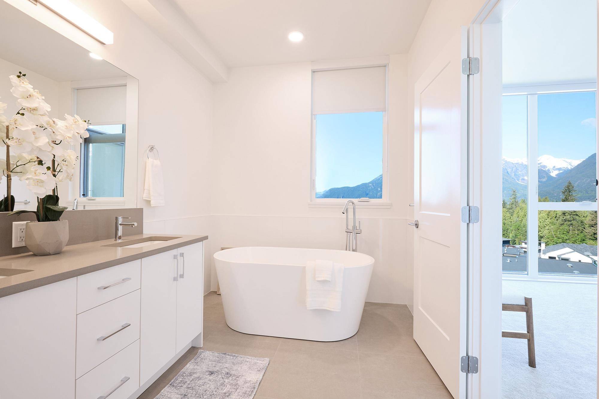 Squamish, BC V8B 1E4,3405 Mamquam RD #101