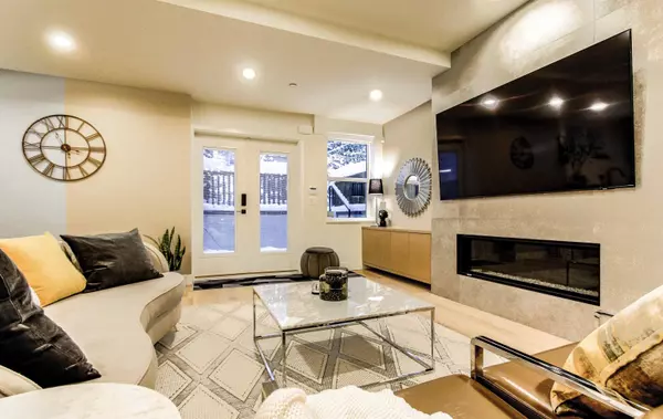 Vancouver, BC V5V 3L9,4542 Quebec ST