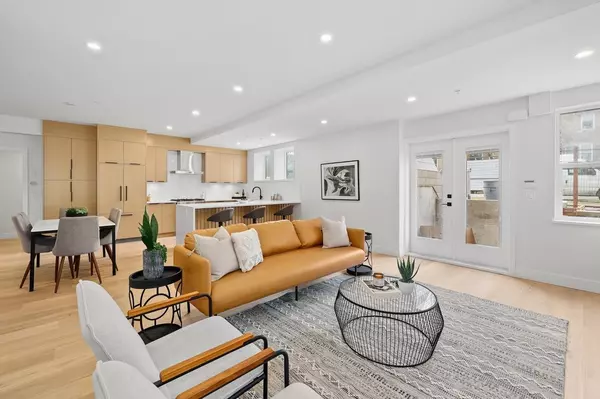 Vancouver, BC V5V 3L9,4542 Quebec ST