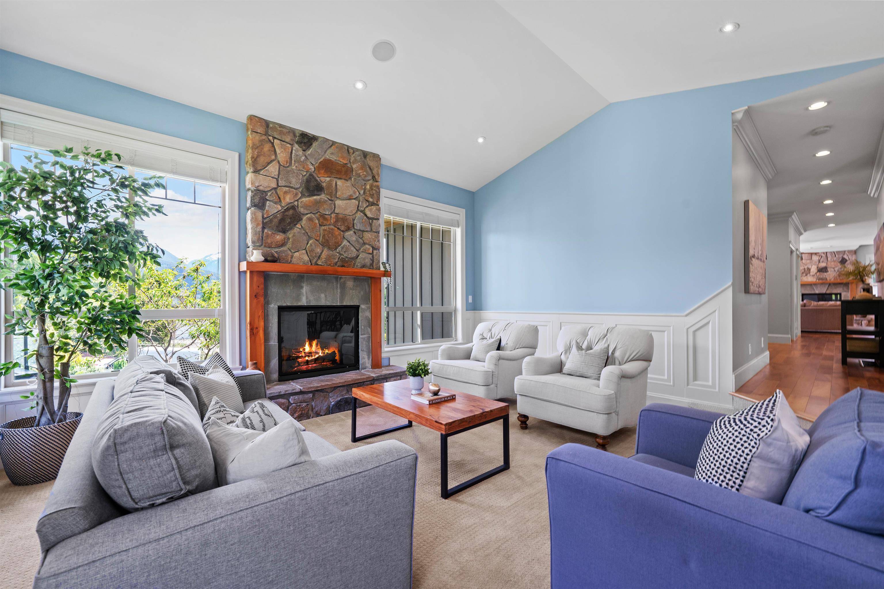 1041 Glacier View PL Squamish, BC V8B 0G1
