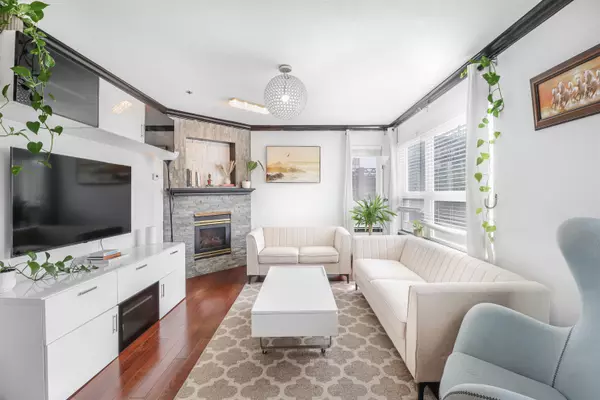 2335 Whyte AVE #106, Port Coquitlam, BC V3C 2A3