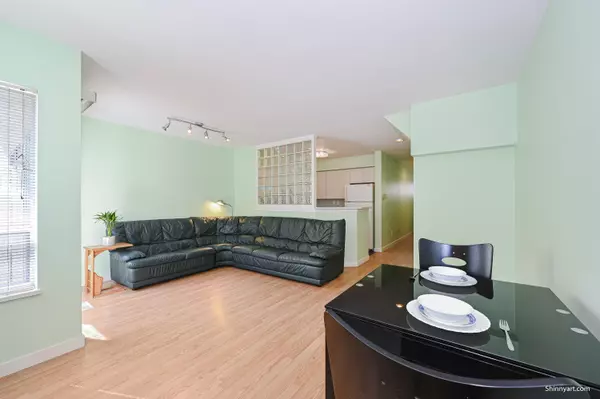 Richmond, BC V6Y 2J5,6391 Cooney RD #11