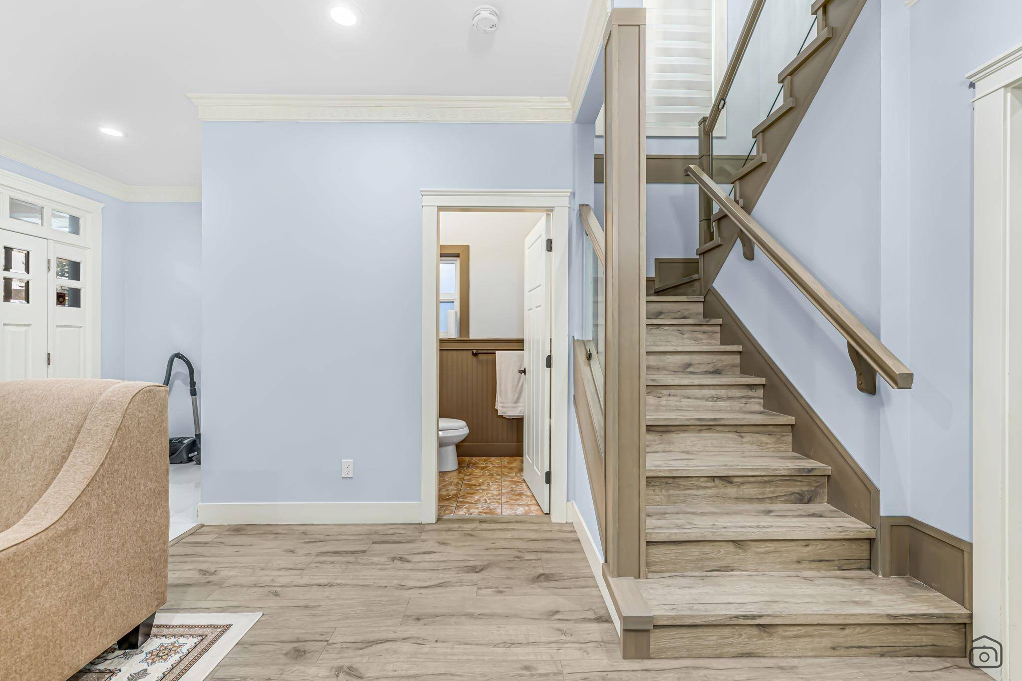 12952 60 AVE Surrey, BC V3X 2L5