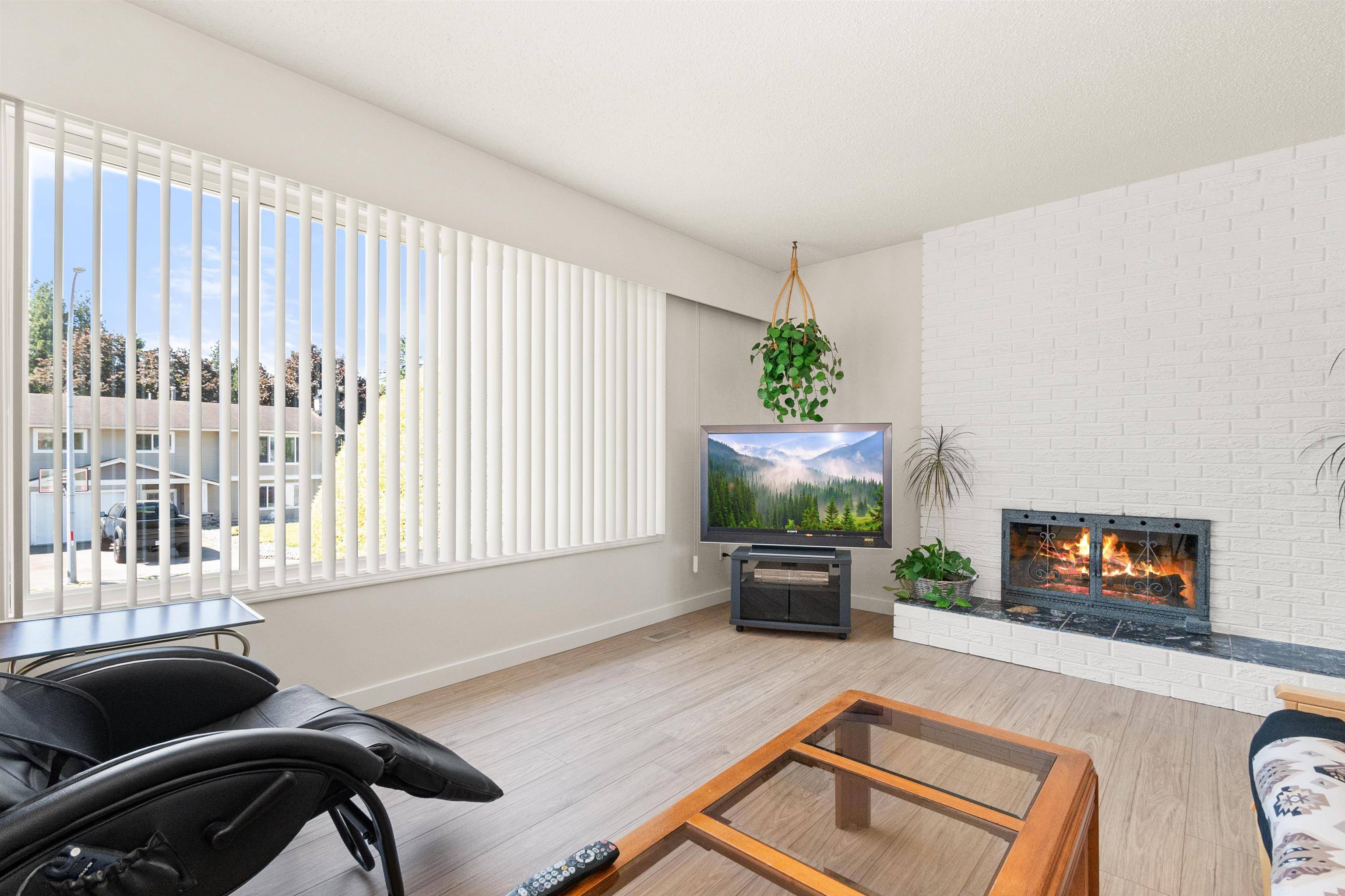 45181 Redwood AVE Chilliwack, BC V2R 1W2