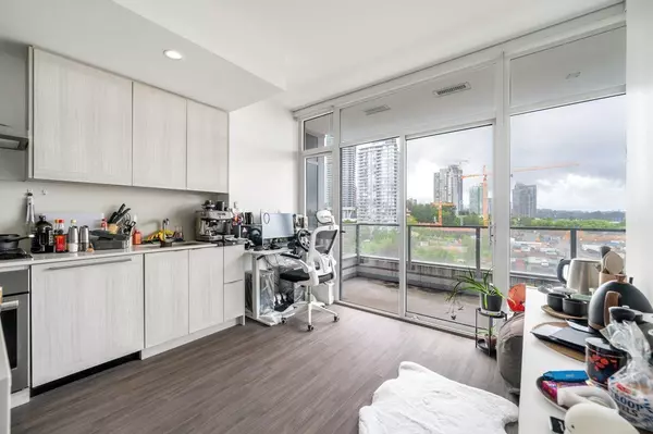 Burnaby, BC V5C 0M2,2351 Beta AVE #603