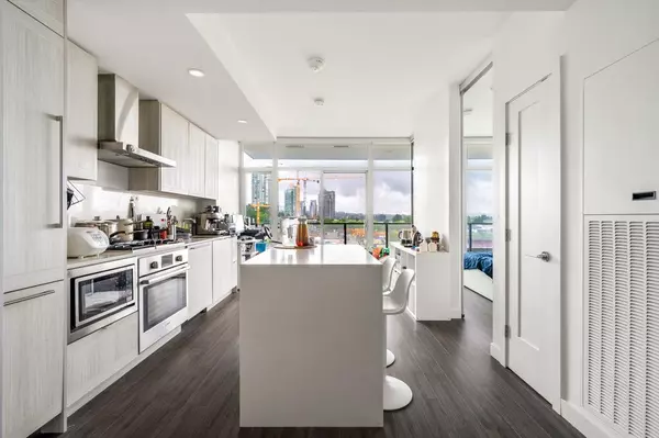 Burnaby, BC V5C 0M2,2351 Beta AVE #603