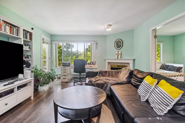 Burnaby, BC V5J 4J6,7368 Royal Oak AVE #309