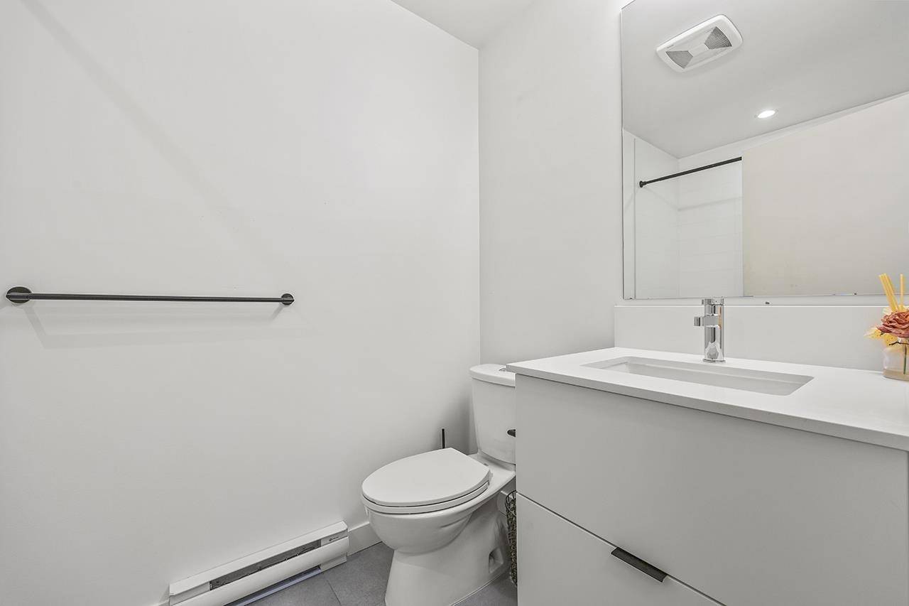 3229 St Johns ST #511 Port Moody, BC V3H 0M4