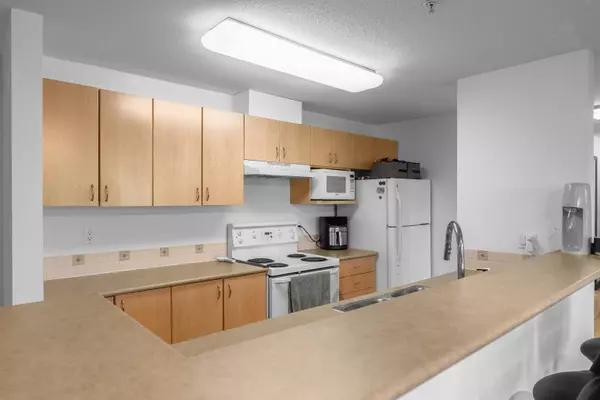 Surrey, BC V3R 0Y6,15220 Guildford DR #201