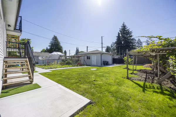 Burnaby, BC V3N 2L9,8684 12th AVE
