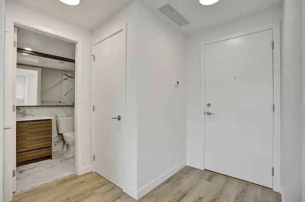 Surrey, BC V3T 0S3,10626 City Pkwy #1202