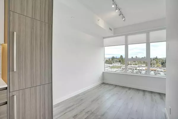 Surrey, BC V3T 0S3,10626 City Pkwy #1202