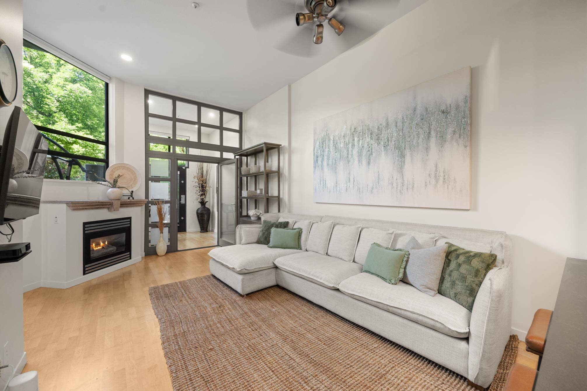 2228 Marstrand AVE #103 Vancouver, BC V6K 4T1