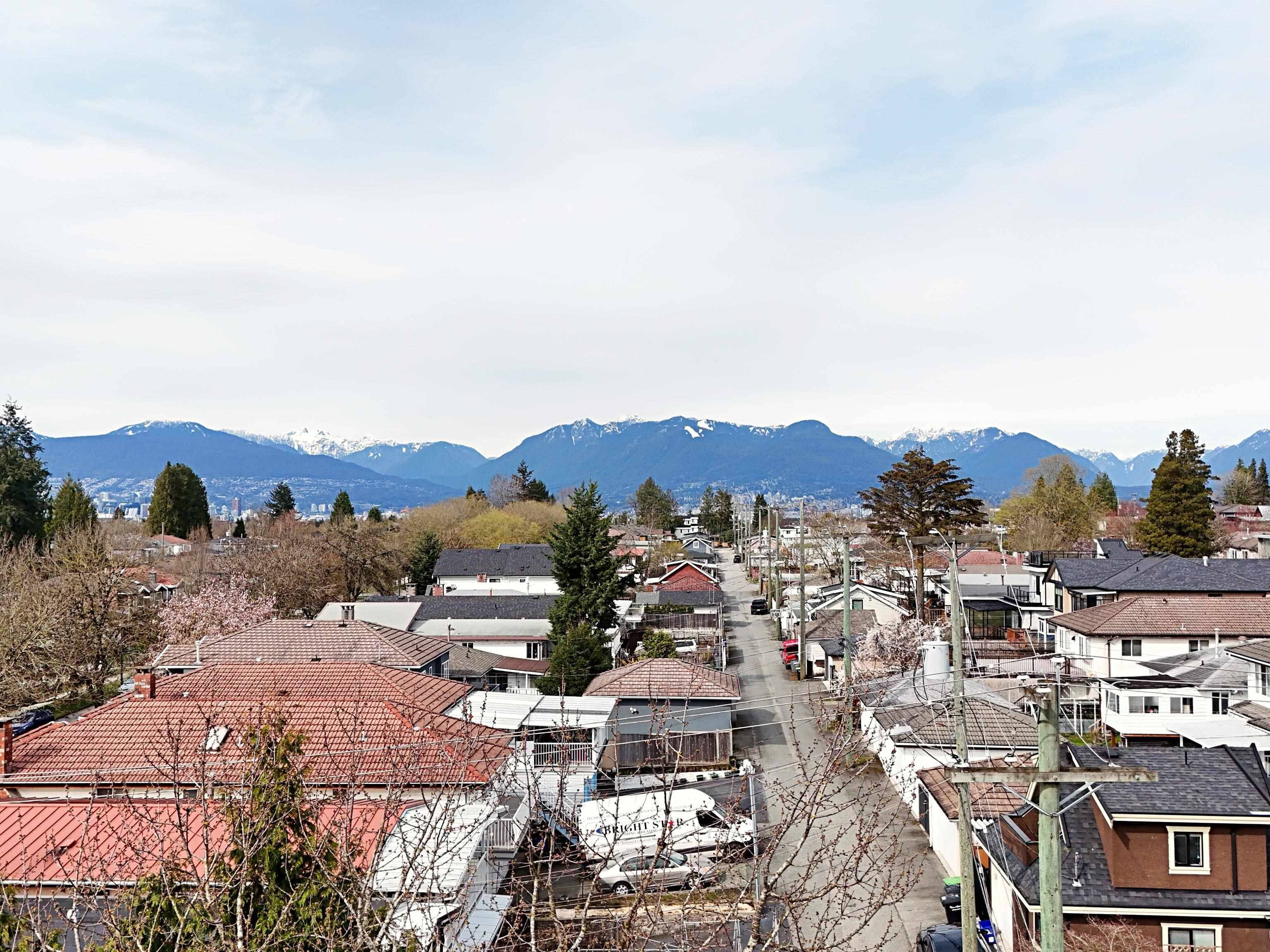 1243 E 41st AVE Vancouver, BC V5W 1R3