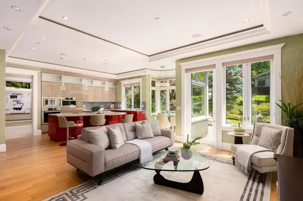 4688 W 3rd AVE Vancouver, BC V6R 1N4