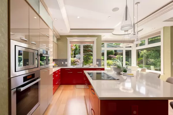 4688 W 3rd AVE Vancouver, BC V6R 1N4