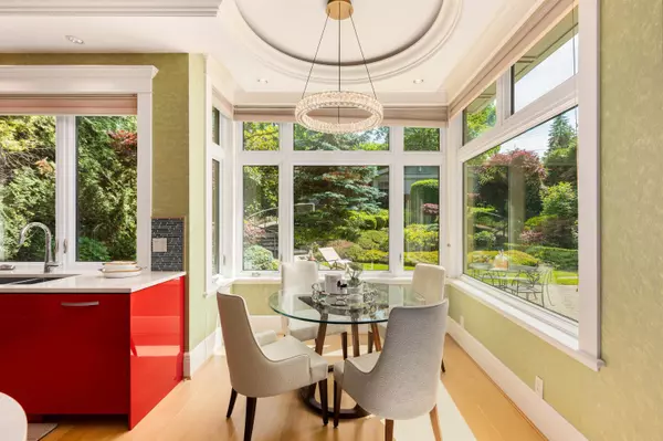 4688 W 3rd AVE Vancouver, BC V6R 1N4