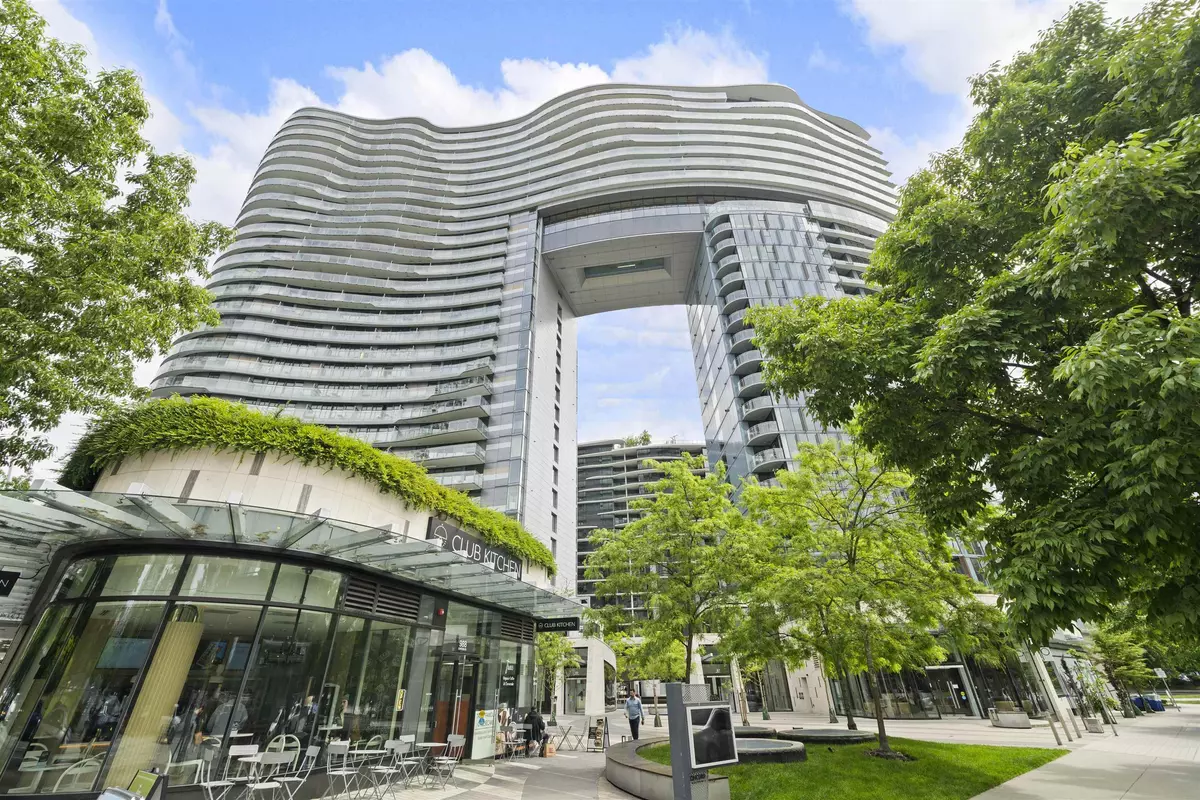 Vancouver, BC V6Z 0E7,89 Nelson ST #2304