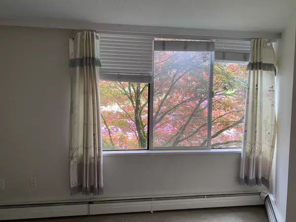 Vancouver, BC V6R 2J3,4691 W 10th AVE #202