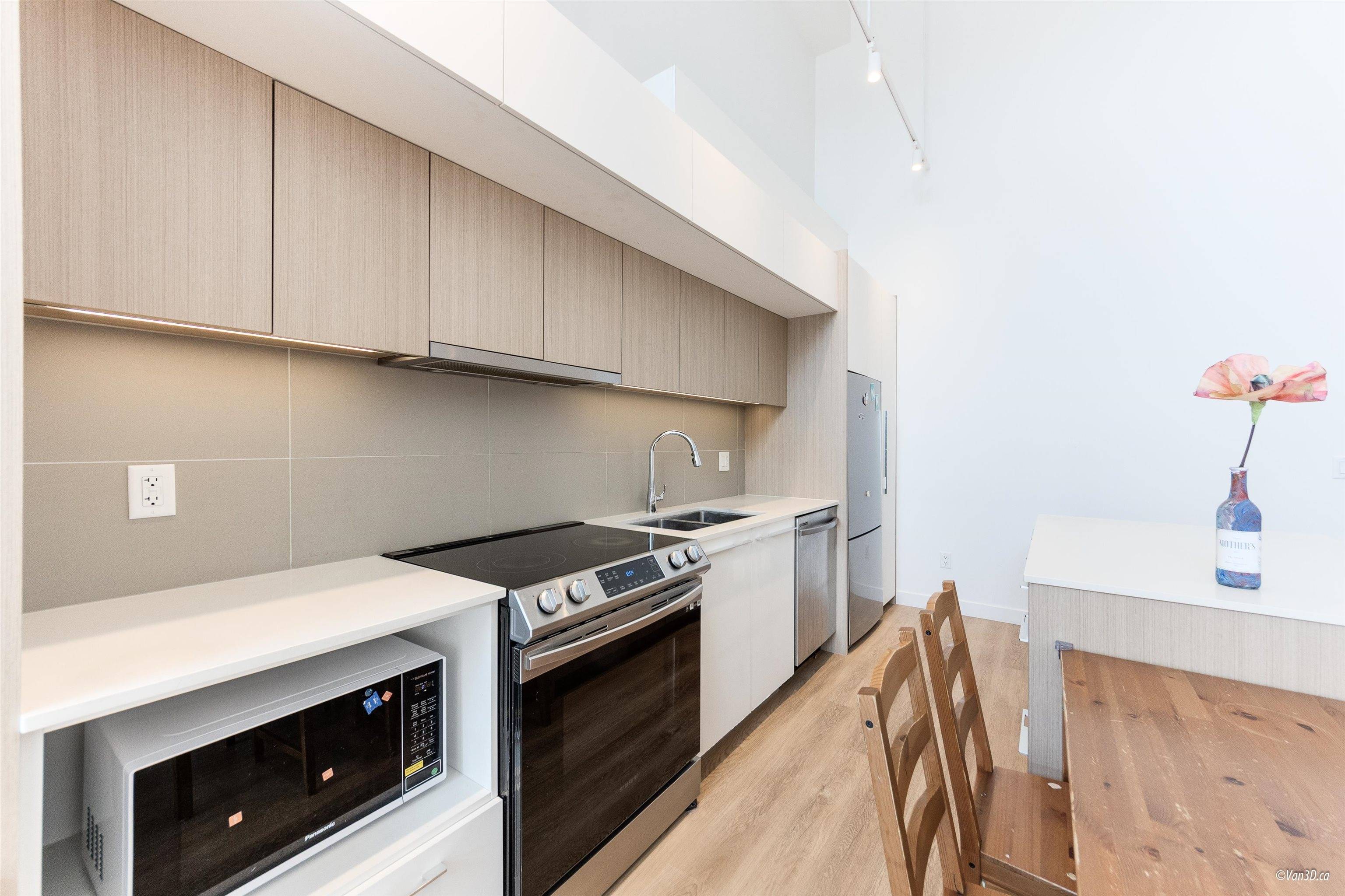 9888 University CRES #305 Burnaby, BC V5A 0G4