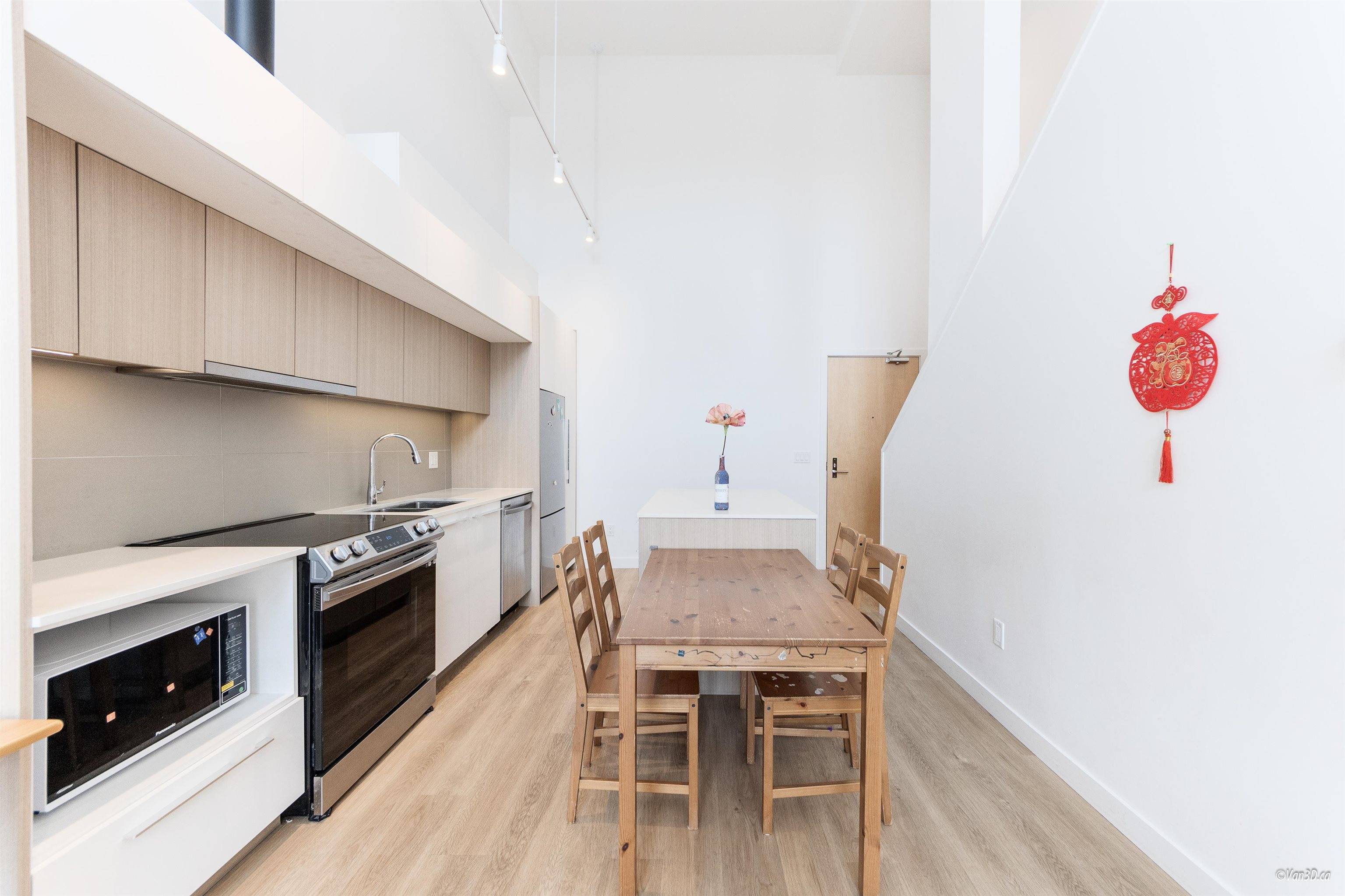 9888 University CRES #305 Burnaby, BC V5A 0G4
