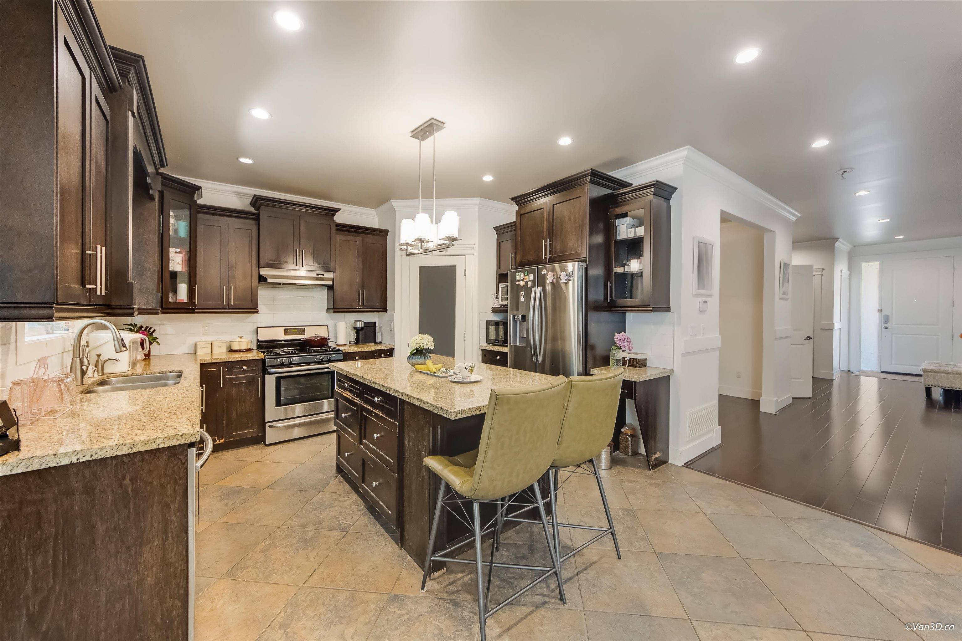 16334 25 AVE Surrey, BC V3Z 6S1