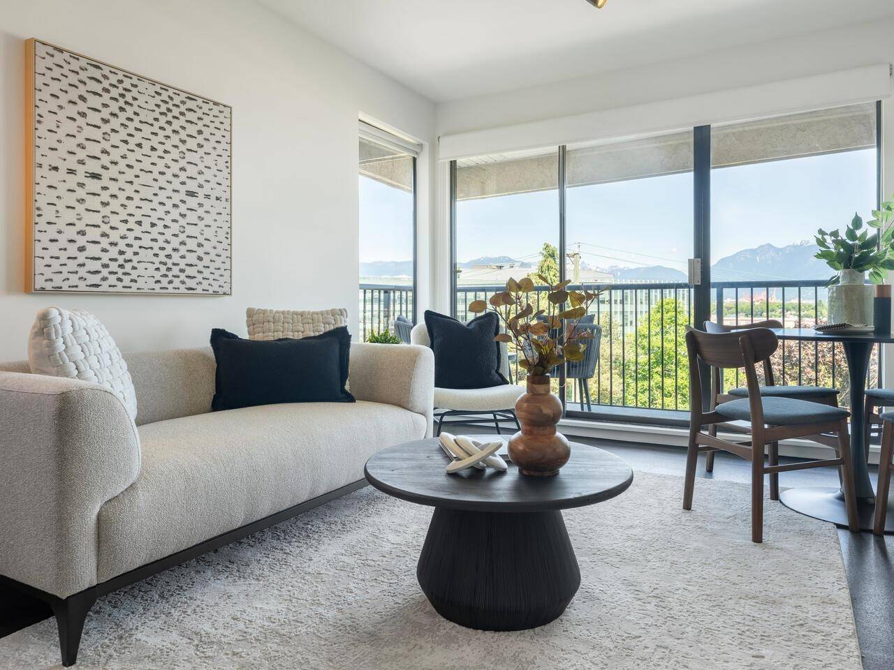 Vancouver, BC V5T 3S2,2142 Carolina ST #404
