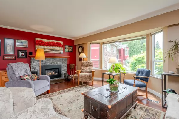 Surrey, BC V3V 6H9,9756 Crown CRES