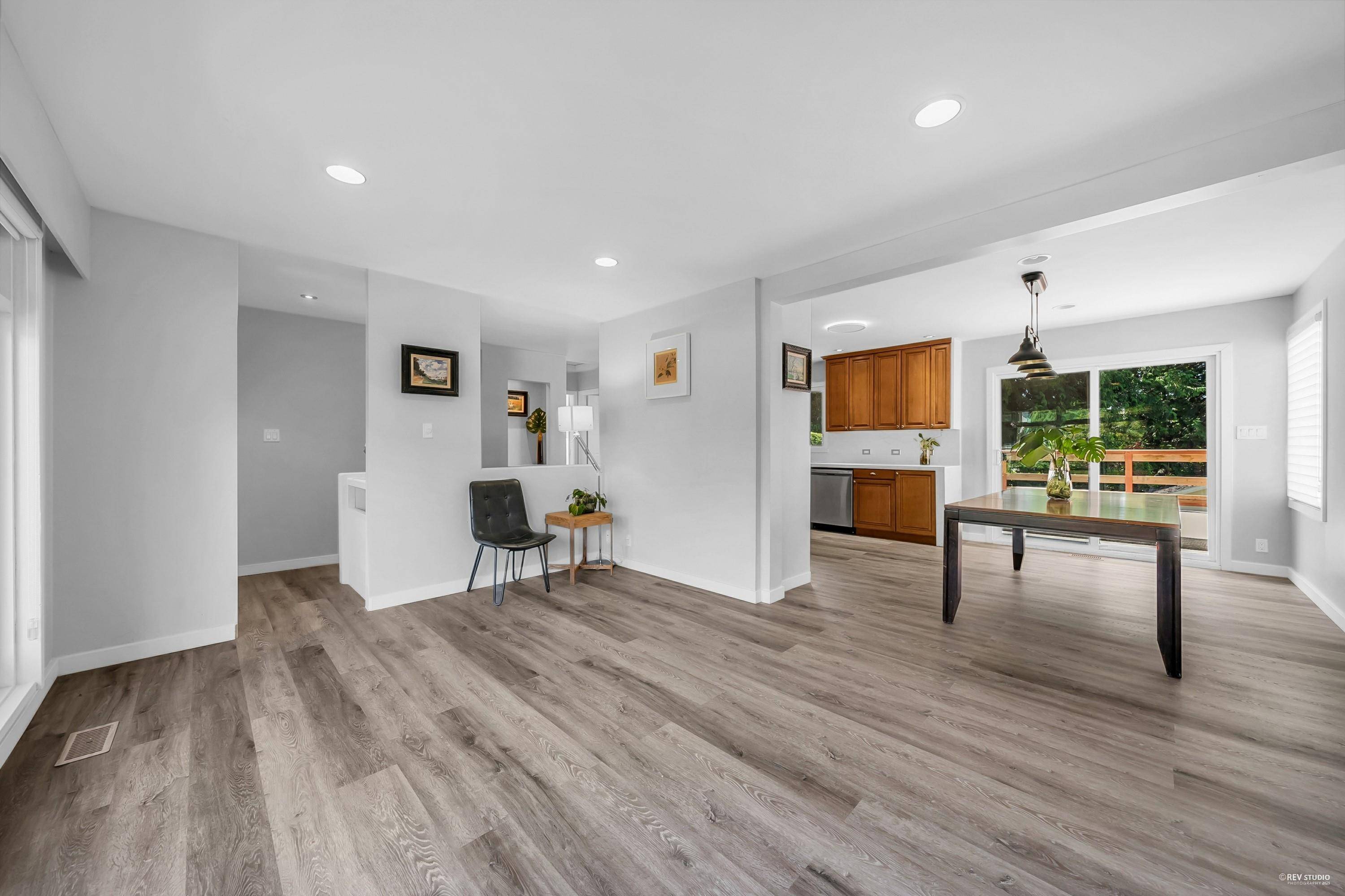1126 Kings AVE West Vancouver, BC V7T 2C3