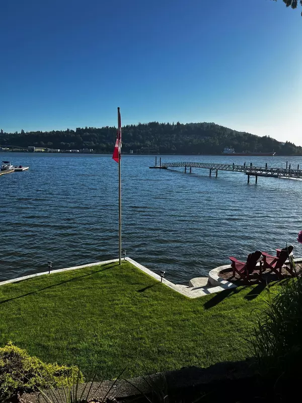 Port Moody, BC V3H 3A6,844 Alderside RD