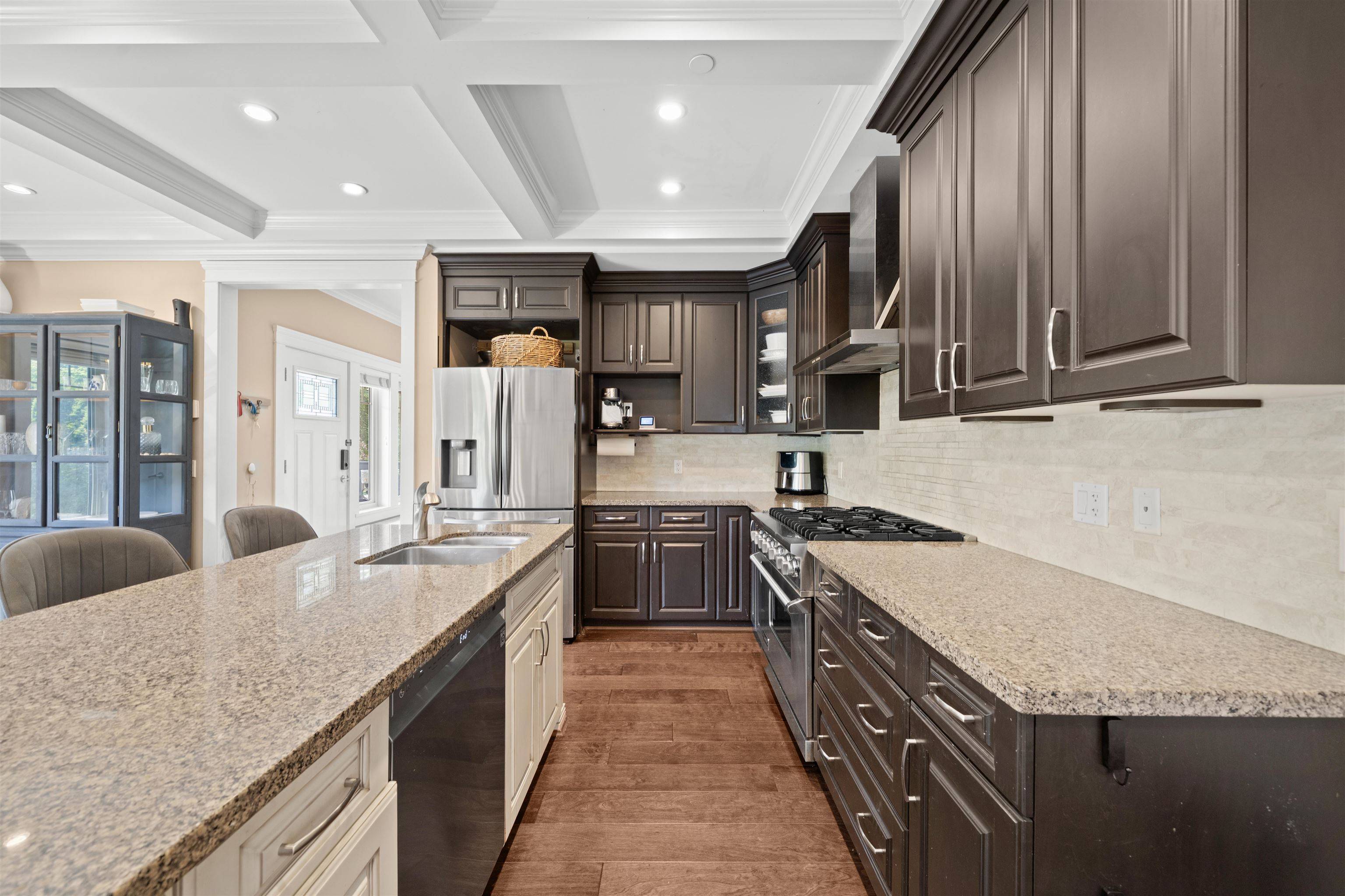 2575 W 7th AVE Vancouver, BC V6K 1Y8