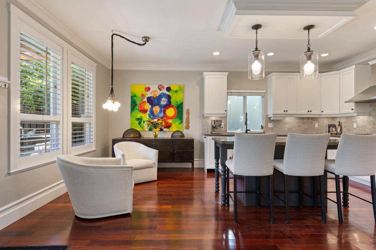 744 E 15th ST North Vancouver, BC V7L 2S4