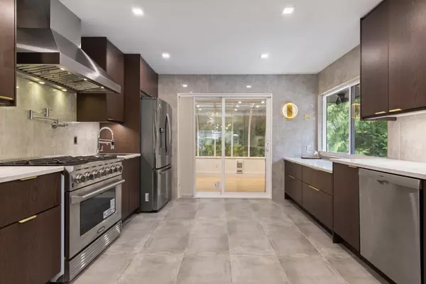 North Vancouver, BC V7R 4H1,4491 Primrose LN