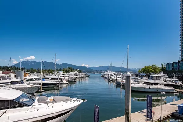 Vancouver, BC V6G 3E3,588 Broughton ST #1806